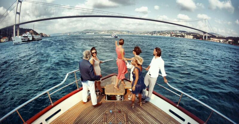 Istanbul: Half-Day Tour with Bosphorus Cruise & Spice Market - The Scenic Bosphorus Boat Excursion