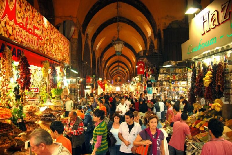 Istanbul: Half-Day Tour with Bosphorus Cruise & Spice Market - Visiting Ottoman Palaces and Mosques