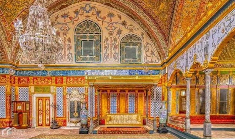 Istanbul: Historical Peninsula Tour with Expert Guide - Lunch Break Over the Bosphorus Strait