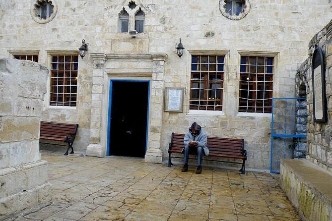 Istanbul Jewish Quarter Walking Tour - Guide Expertise and Personal Stories