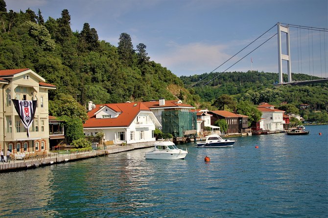 Istanbul Lunch Cruise on Bosphorus and Black Sea - The Experience on Board and Lunch Quality