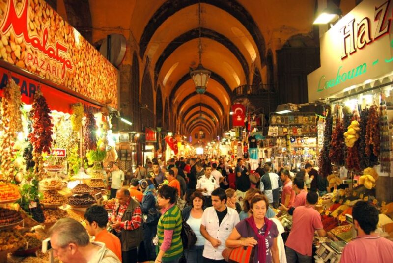 Istanbul: Morning Bosphorus Boat Tour with Spice Bazaar - Walking Experience at the Spice Bazaar