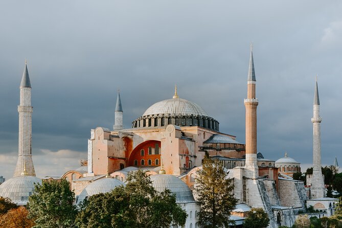 Istanbul Mosques Walking Tour: Hagia Sophia and Blue Mosque - Practical Details: Tour Duration, Group Size, and Guide Expertise
