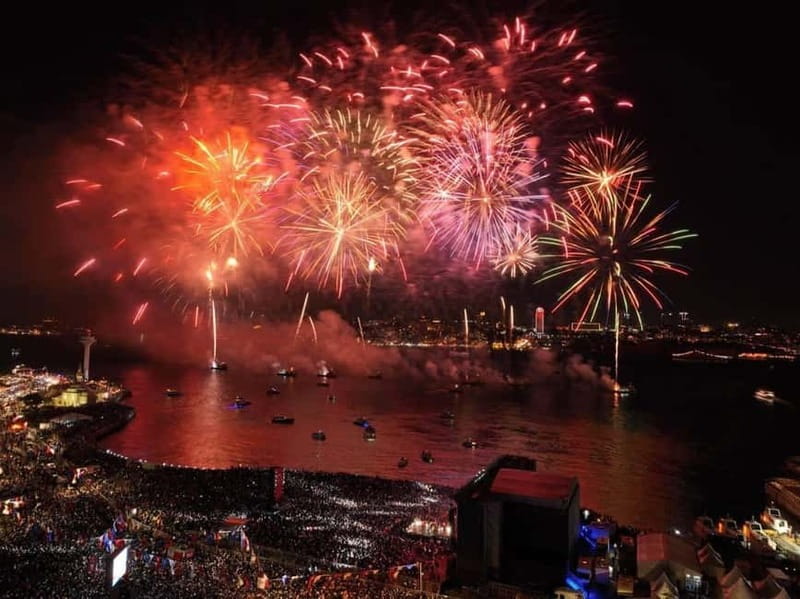 Istanbul: New Year's Eve Bosphorus Cruise Dinner & Party2026 - Start of the Bosphorus Celebration from the Marina
