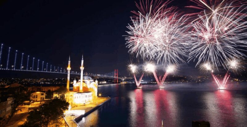 Istanbul: New Year's Eve Bosphorus Cruise Dinner & Party2026 - Turkish Meze and Drinks on Board