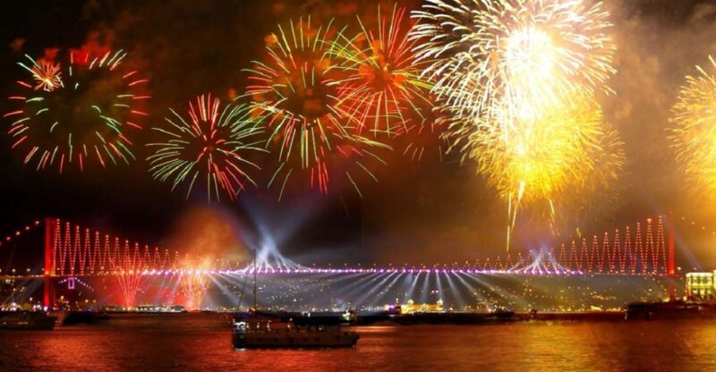 Istanbul: New Year's Eve Cruise Between Two Continents - Key Points