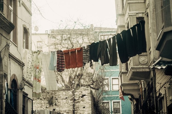 Istanbul Off the Beaten Path Tour with Guide, Lunch and Transfers - Exploring Istanbul University and the Book Market