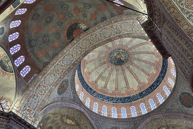 Istanbul Old City Highlights and Hidden Gems Tour - The Charm of Arasta Bazaar and Local Food Breaks