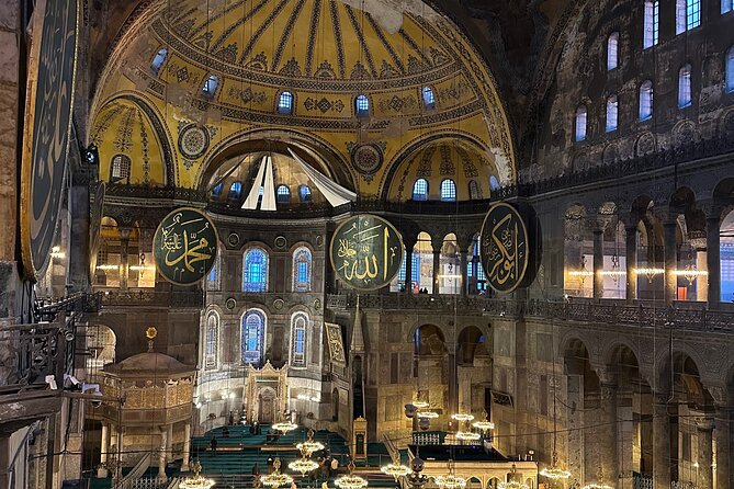 Istanbul Old City Highlights and Hidden Gems Tour - Personalization and Local Knowledge