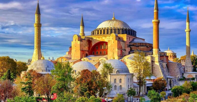 Istanbul: Old City Tour and Luxury Sunset Bosphorus Cruise - Discover Istanbul’s Historic Heart with a Guided Walking Tour
