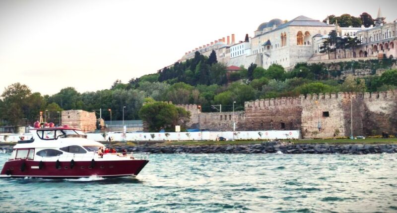 Istanbul: Old City Tour and Luxury Sunset Bosphorus Cruise - Special Considerations for Visiting Key Sites