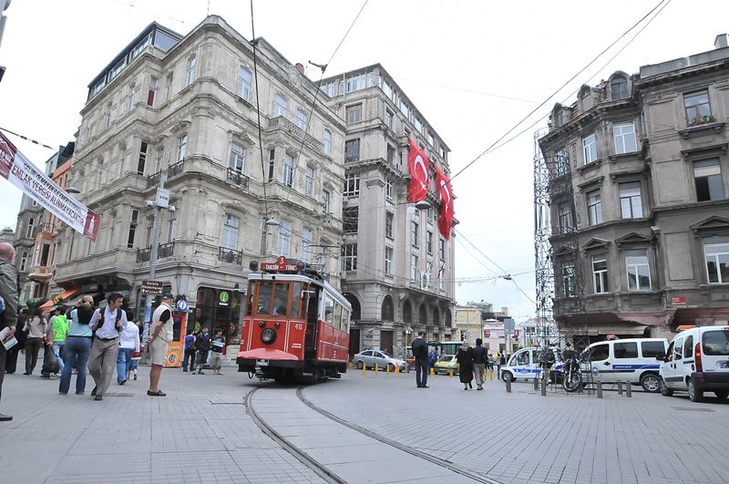 Istanbul: Orient Express Trail Walk - Walking Through Galata and Beyoglu Neighborhoods