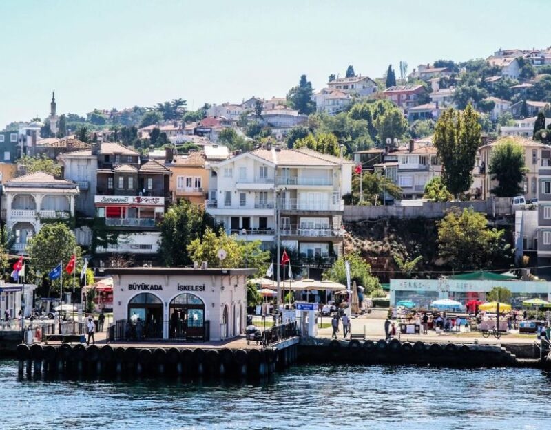 Istanbul: Princes' Islands Tour with Lunch and Transfers - Scenic Ferry Ride with Iconic Istanbul Landmarks