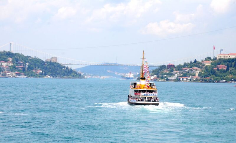 Istanbul: Princes' Islands Tour with Lunch and Transfers - Lunch on the Boat with Sea Views