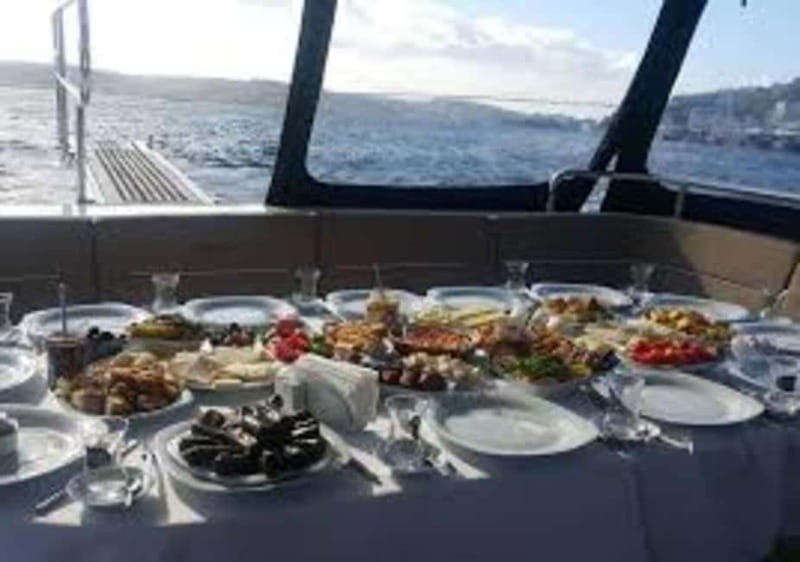 Istanbul: Private Bosphorus Breakfast Cruise on Luxury Yacht - Logistics and Practical Details