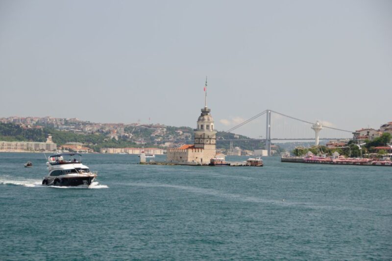 Istanbul: Private Bosphorus Cruise on a Luxurious Yacht - Sightseeing of Istanbul’s Iconic Waterway and Historic Fortresses
