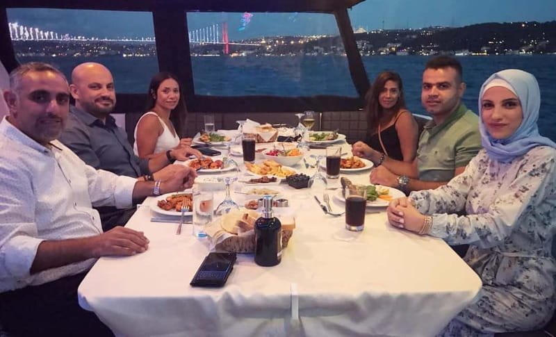 Istanbul: Private Bosphorus Dinner Cruise on a Luxury Yacht - Ambient Music and a Relaxed Atmosphere