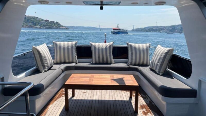 Istanbul: Private Bosphorus Tour On Luxury Yacht Eco#2 - A Scenic 2-Hour Bosphorus Cruise on a Luxury Yacht
