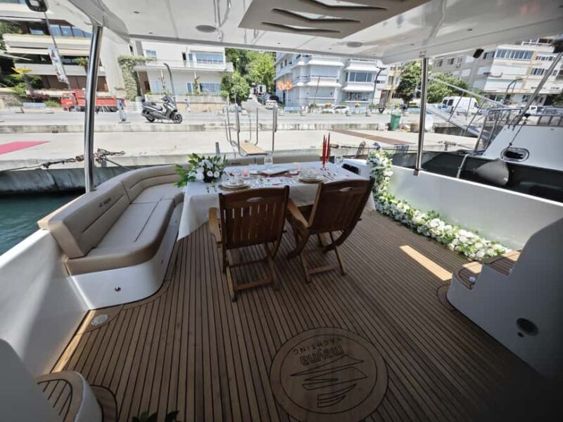 Istanbul: Private Bosphorus Yacht with Tour Guide and Snacks - Flexibility and Booking Convenience
