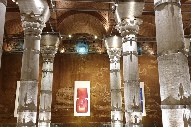 Istanbul Private Guided Tour for Layover Flight. Transfer incl. - Visiting the Blue Mosque: Stunning Architecture and Active Worship