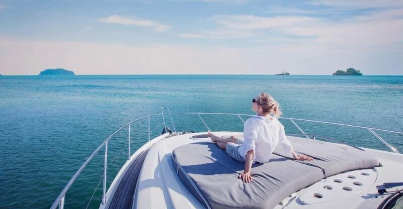 Istanbul: Private Luxury Yacht Cruise on the Bosporus - Passing Through the Main Landmarks