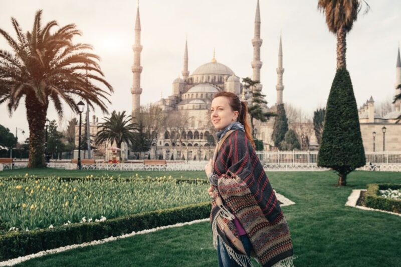 Istanbul: Private photoshoot at Hagia Sophia&Blue Mosque - Accessibility and Group Size