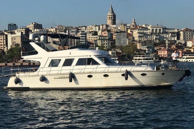 Istanbul Private Yacht Tour - 2 Hours - The Experience on the Water: From the European to Asian Sides