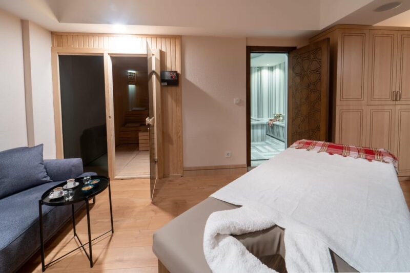 Istanbul: Public, Private or VIP Hammam & Spa in Old City - The Experience: Friendly Staff and a Calm Atmosphere