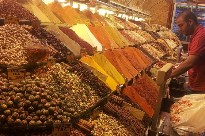Istanbul Shore Excursion: Small-Group Bosphorus Cruise and Istanbul Egyptian Bazaar - Exploring the Historic Egyptian Spice Bazaar