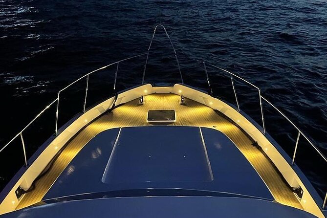 Istanbul: Small-Group Yacht Cruise with Snacks, Sunset or Daytime - Refreshments and Snacks on Board