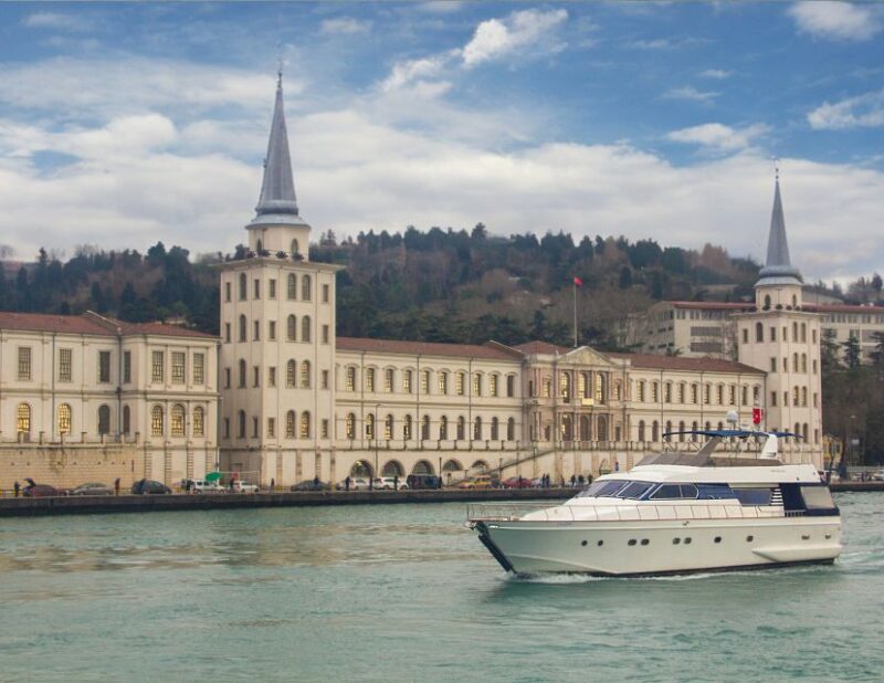 Istanbul: Sunset Yacht Cruise on the Bosphorus with Transfer - Discover Istanbul’s Scenic Beauty on a Sunset Yacht Cruise