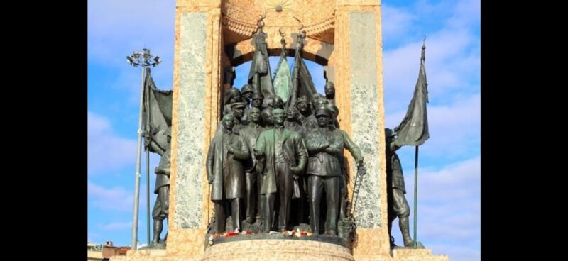 Istanbul: Taksim Square Tour with Tarot Reading - Walking Along Istiklal Avenue: Shops, Cafés, and Architectural Charm