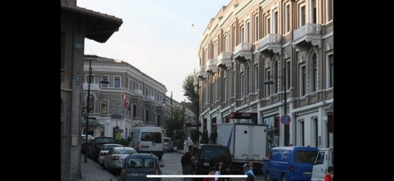 Istanbul: Taksim Square Tour with Tarot Reading - Visiting the Republic Monument: A Symbol of Modern Turkey
