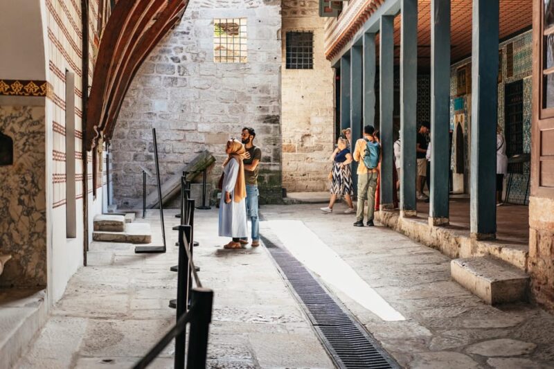 Istanbul: Topkapi Palace and Harem Guided Tour with Ticket - Handling Unplanned Closures and Timing