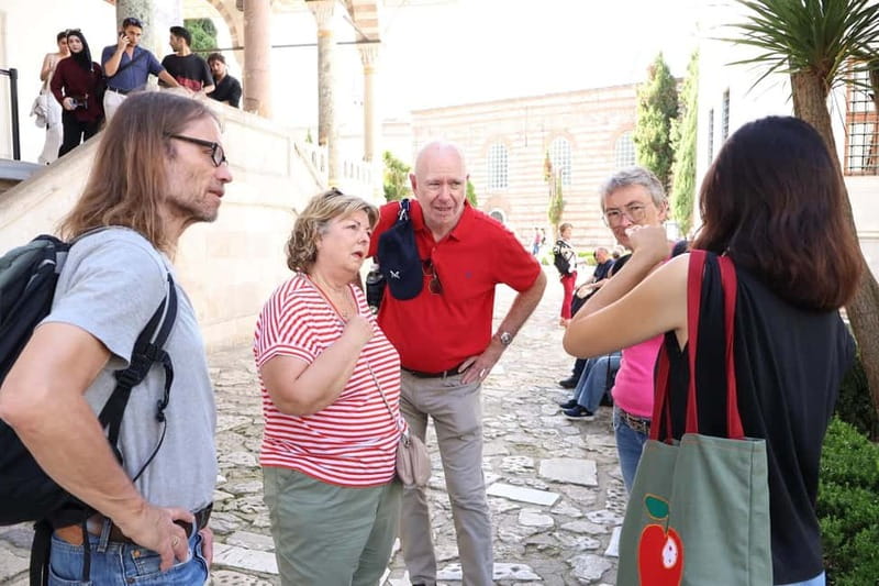 Istanbul: Topkapi Palace and Harem Museum Tour with Ticket - Meet Your Guide: Knowledgeable, Friendly, and Engaging