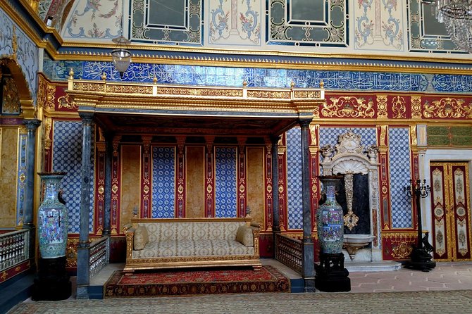 Istanbul Topkapi Palace and Harem Small-Group Guided Tour - Unique Features of This Tour Experience