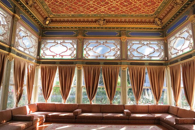 Istanbul: Topkapi Palace Guided Tour and Skip The Line - Hagia Irene Museum Visit Included