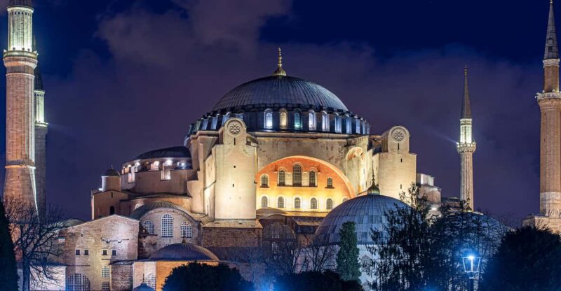 Istanbul: Tour of Hagia Sophia and Blue Mosque By Night - Exploring the Blue Mosques Stunning Night Views