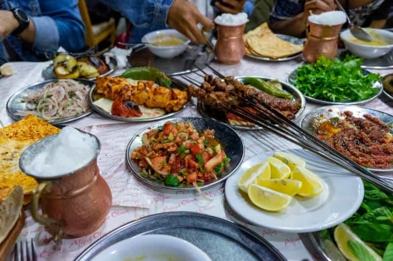 Istanbul: Traditional Turkish Dinner - Engaging Local Hosts Share Stories and Tips