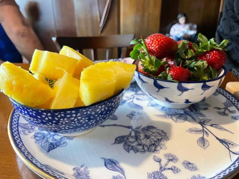 Istanbul: Turkish Cocktail Workshop with Locals at Home Bar - Booking, Flexibility, and Group Size