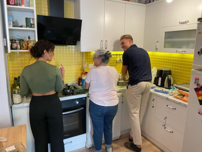Istanbul: Vegan/Vegetarian Cooking Class with Locals at Home - Meeting a Local Host Who Loves Vegan Turkish Cuisine