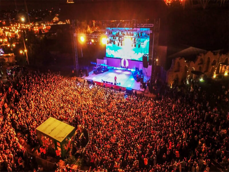 Istanbul: Vialand Theme Park Tickets with Package Options - Live Performances and Outdoor Concert Stage