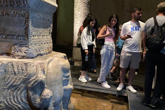 IstanbulBasilicaCistern/fastEntranceEnglish/Spanish (not tickets) - The Guided Tour Experience and Knowledgeable Guides
