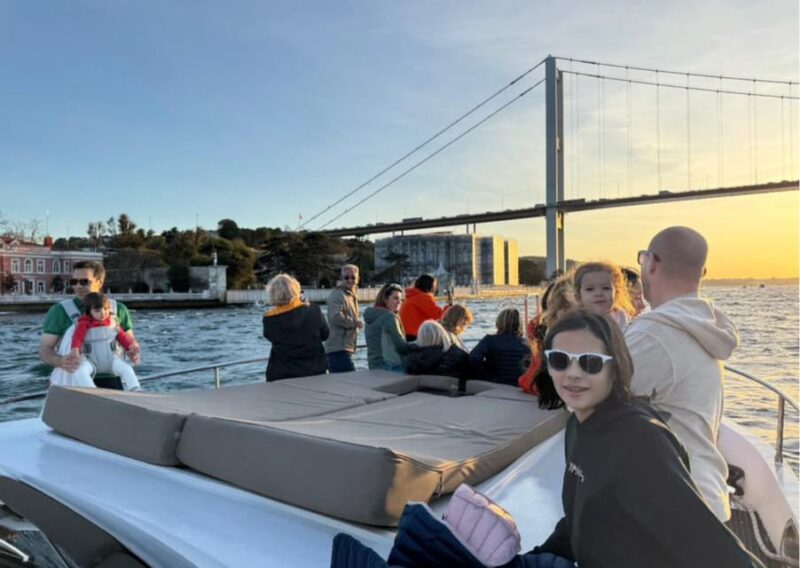 Istanbul:Golden Horn&Bosphorus Sunset Cruise on Luxury Yacht - Discover Istanbuls Beauty on a Luxury Yacht Sunset Cruise