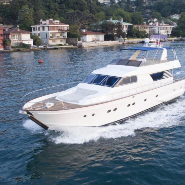 Istanbul:Golden Horn&Bosphorus Sunset Cruise on Luxury Yacht - Food and Drink on Board