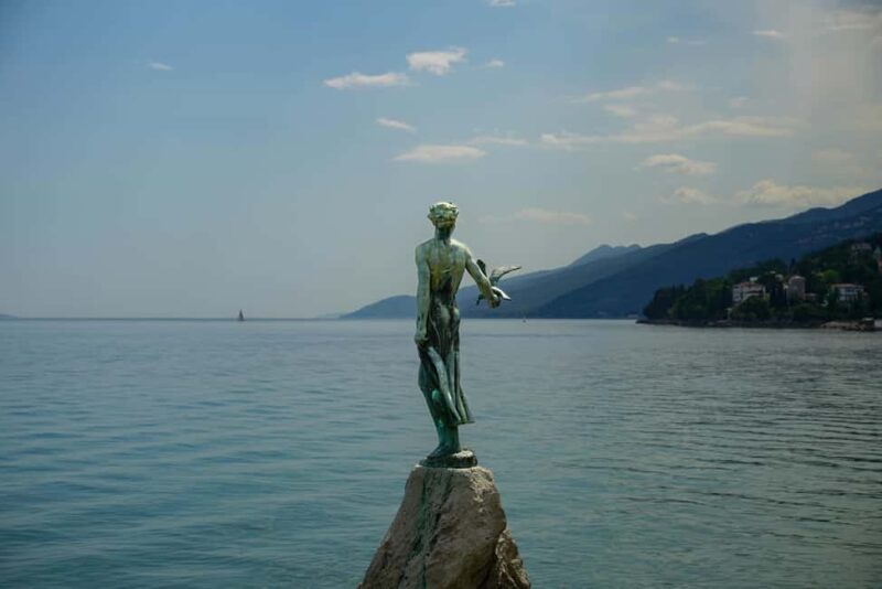 Istria in One Day: Private Tour with Wine & Oil Tasting - Wine and Olive Oil Tasting Near Rovinj