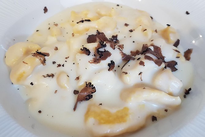 Italian Cocktail + Art of Making Pasta Cooking Class In Unique Milan Location - Practicalities and Considerations