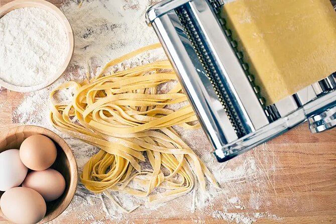 Italian Pasta Workshop With a Top Chef In Barcelona - Learning Traditional Pasta Techniques with Top Chefs