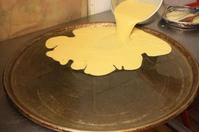 Itinerant dinner in the old town - The Guide: Knowledgeable and Adaptive