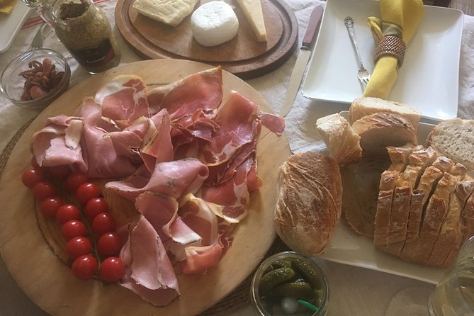 It's Apéro Time Chez Kim - The Flavors of Bordeaux: Wine and Nibbles in Kim’s Home